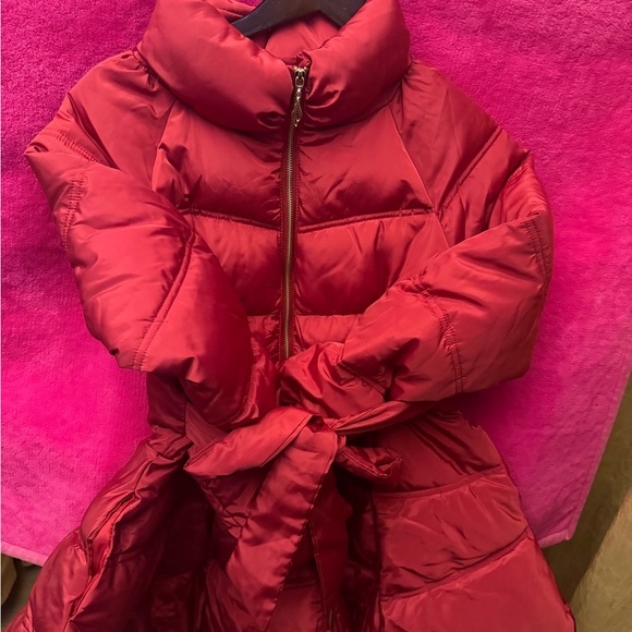 Chic Red Puffer Jacket - Picture 1 of 6